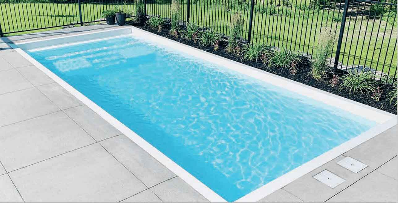 Rectangular-Full-Steps-Fiberglass-Pool